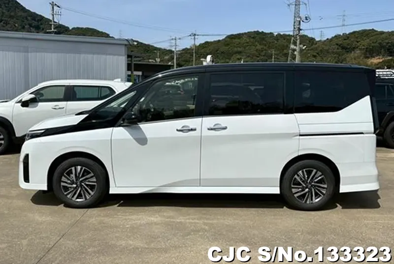 2025 Nissan / Serena Stock No. 133323