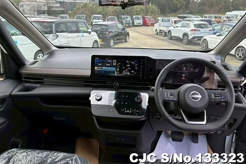 2025 Nissan / Serena Stock No. 133323