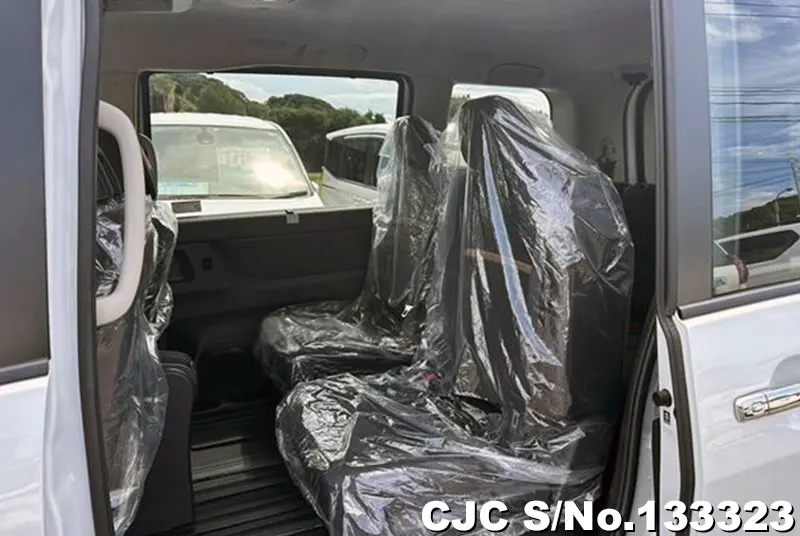 2025 Nissan / Serena Stock No. 133323