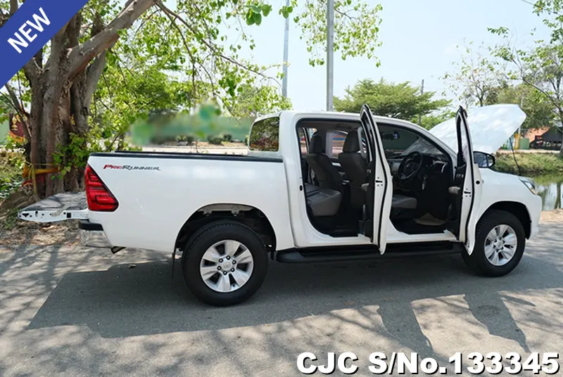 2017 Toyota / Hilux / Revo Stock No. 133345