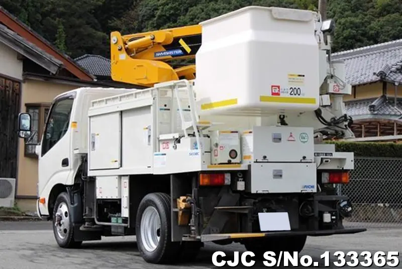 2017 Hino / Dutro Stock No. 133365