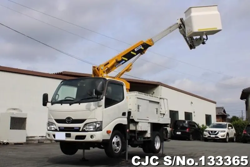 2017 Hino / Dutro Stock No. 133365