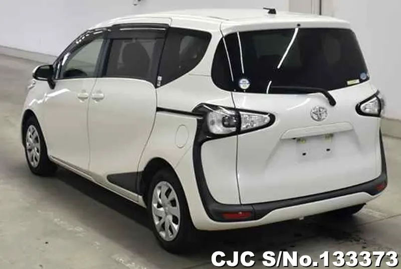 2017 Toyota / Sienta Stock No. 133373
