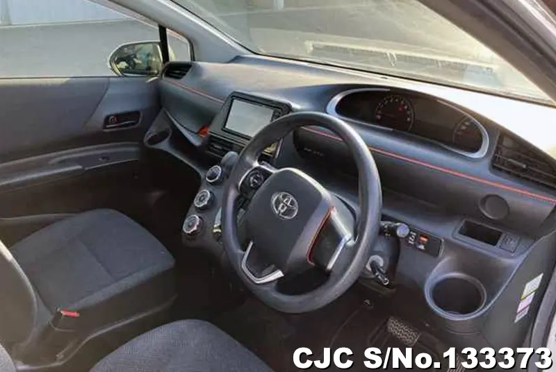 2017 Toyota / Sienta Stock No. 133373