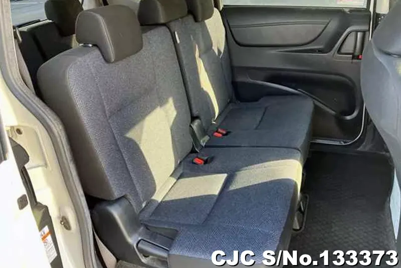 2017 Toyota / Sienta Stock No. 133373