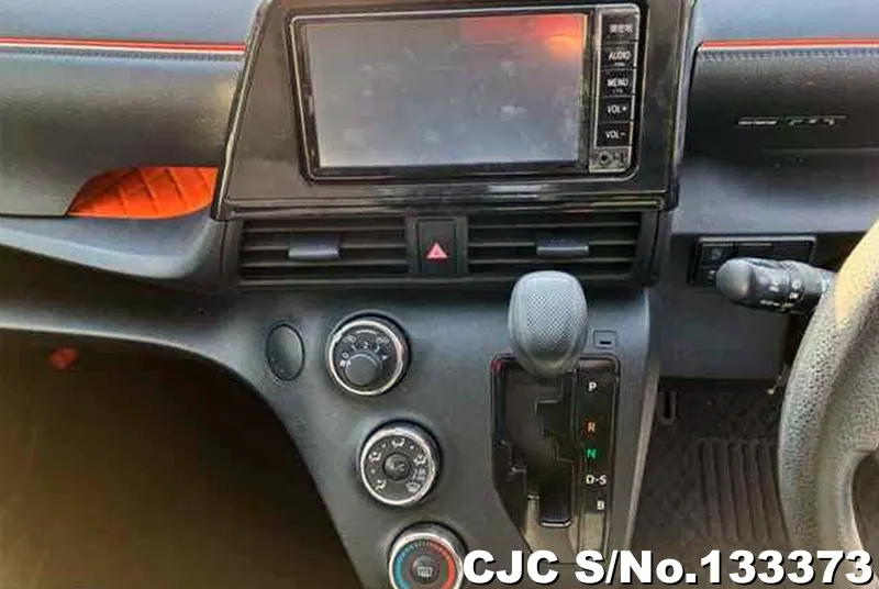 2017 Toyota / Sienta Stock No. 133373