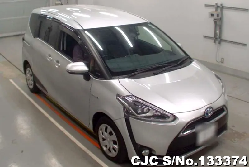 2017 Toyota / Sienta Stock No. 133374