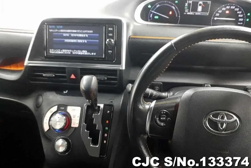 2017 Toyota / Sienta Stock No. 133374