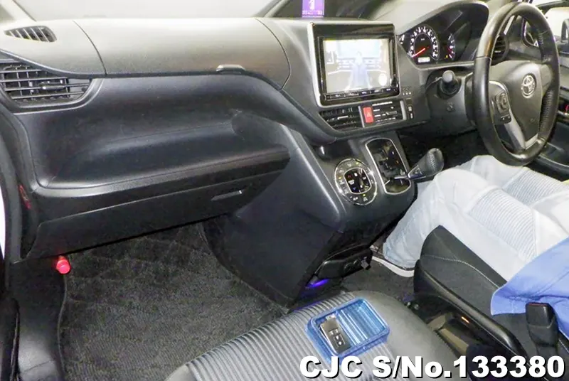 2016 Toyota / Voxy Stock No. 133380