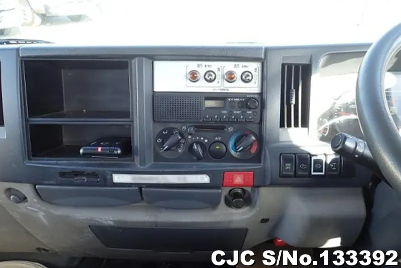 2011 Isuzu / Elf Stock No. 133392