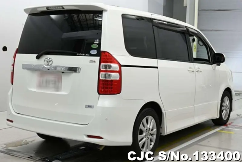 2013 Toyota / Noah Stock No. 133400
