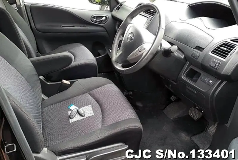 2013 Nissan / Serena Stock No. 133401