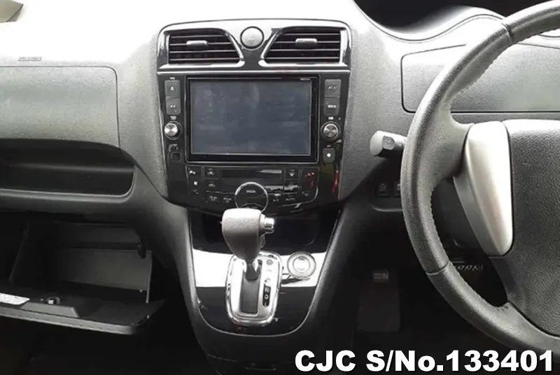 2013 Nissan / Serena Stock No. 133401