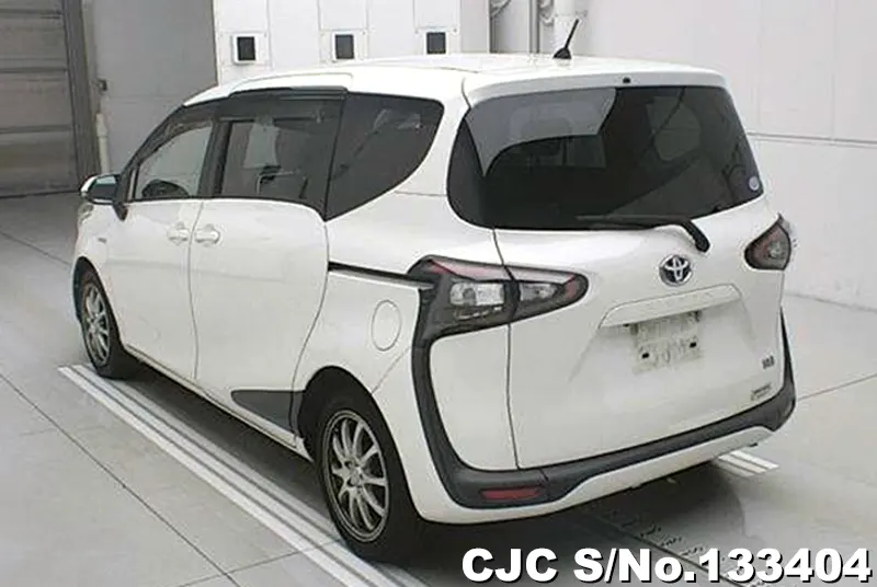 2015 Toyota / Sienta Stock No. 133404