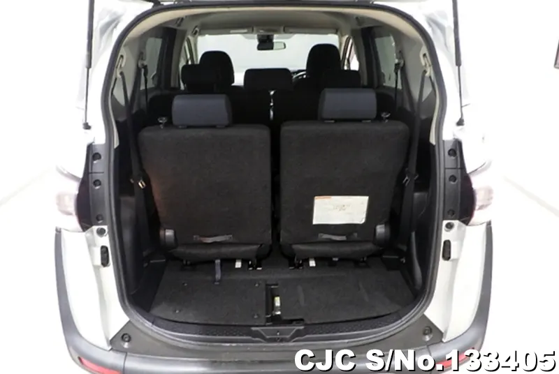 2015 Toyota / Sienta Stock No. 133405