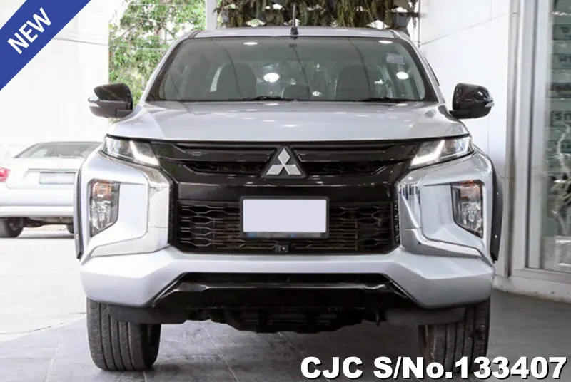 Mitsubishi Triton in Gray for Sale Image 2