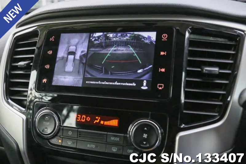 Mitsubishi Triton in Gray for Sale Image 8