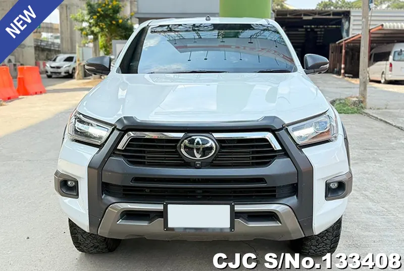 Toyota Hilux in White for Sale Image 4
