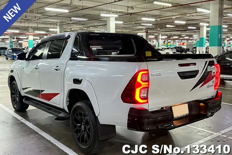 Toyota Hilux in White for Sale Image 1