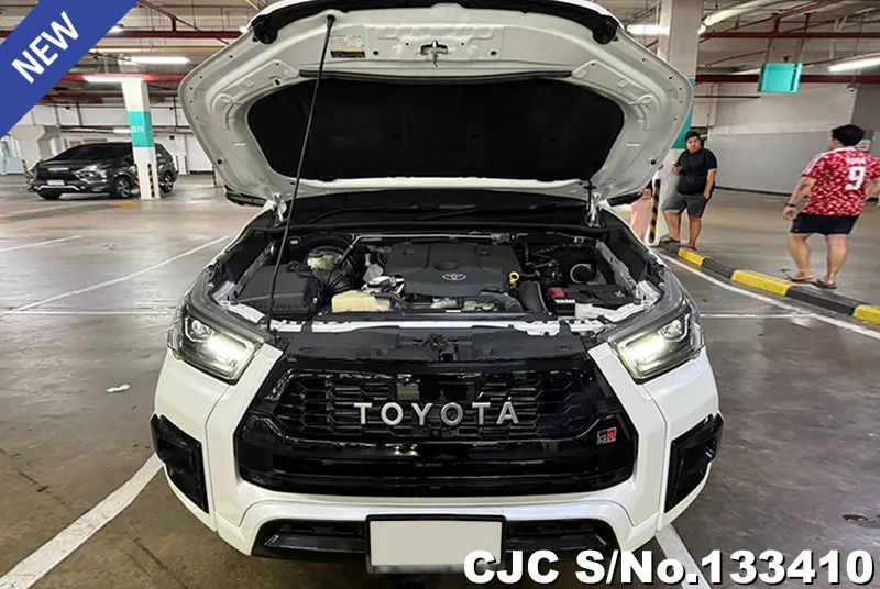 Toyota Hilux in White for Sale Image 11