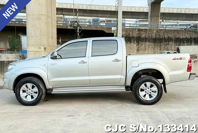 Toyota Hilux in Silver for Sale Image 7