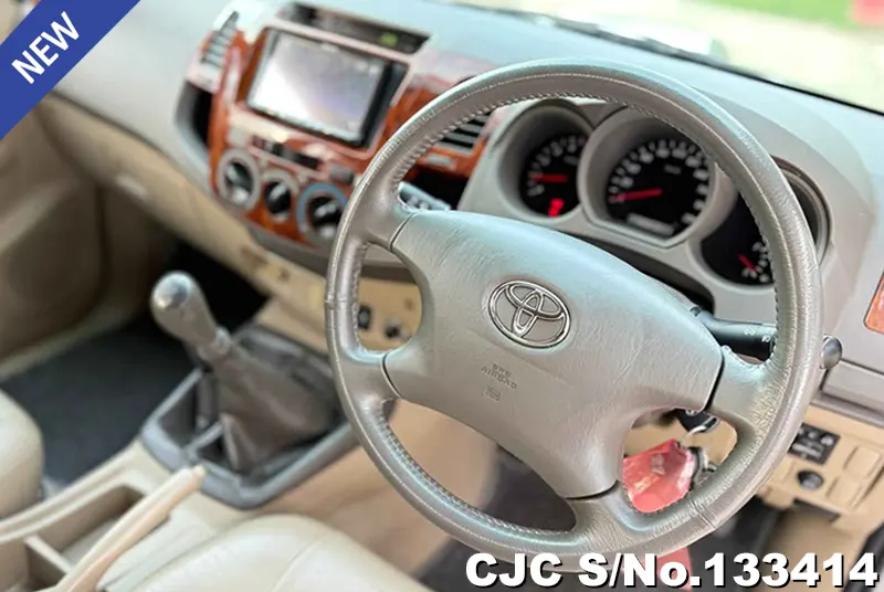 Toyota Hilux in Silver for Sale Image 11