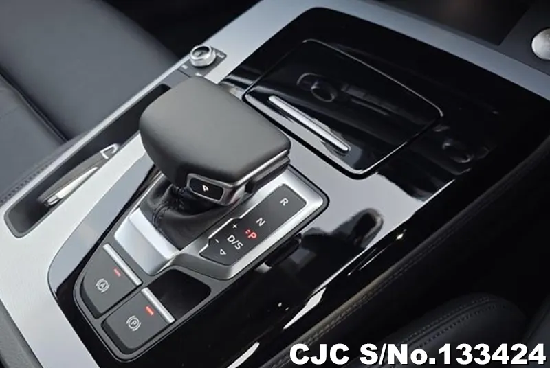 2021 Audi / Q5 Stock No. 133424