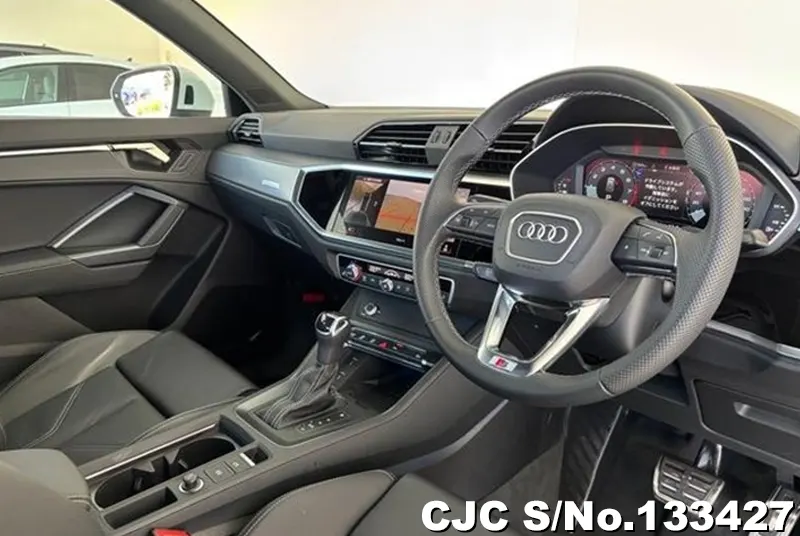 2024 Audi / Q3 Stock No. 133427