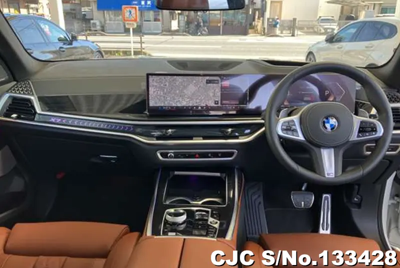 BMW X7 in White for Sale Image 5