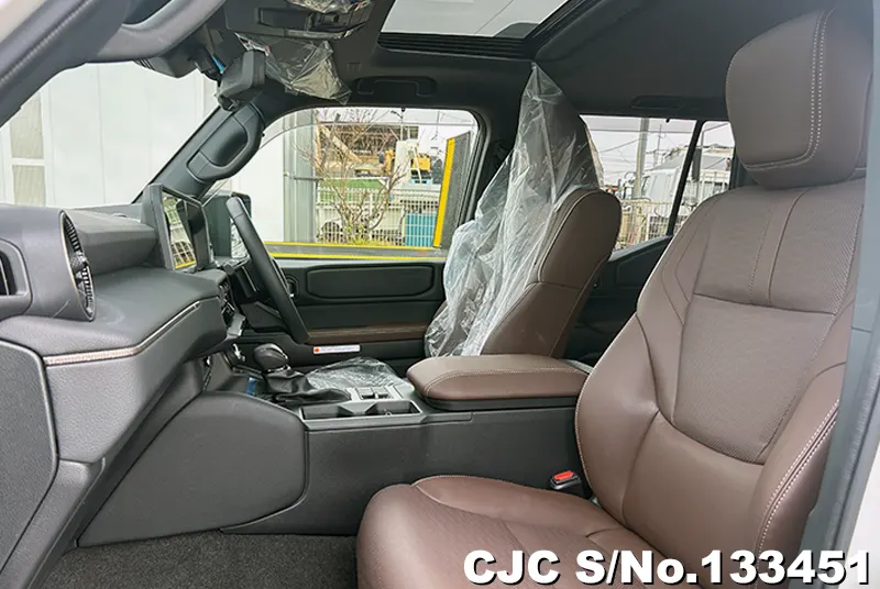 Toyota Land Cruiser 250 in Pearl for Sale Image 10