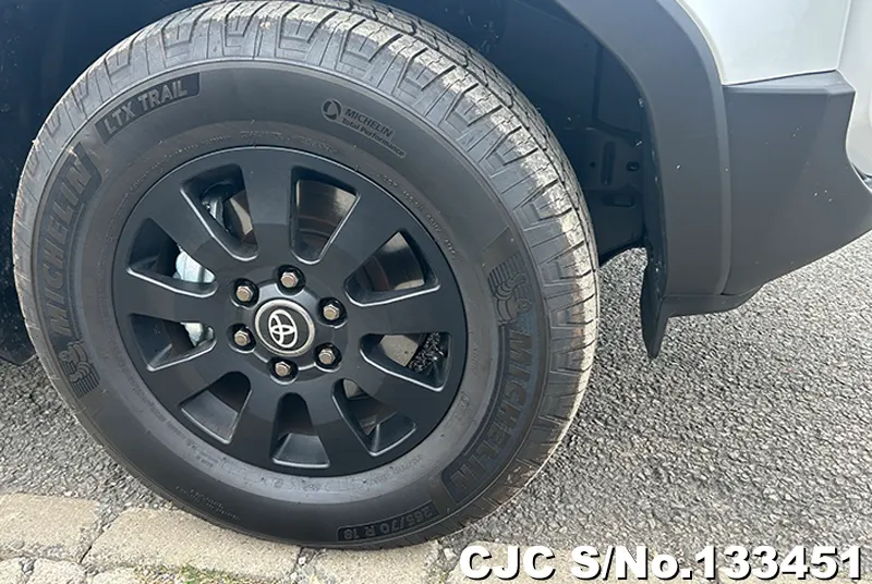 Toyota Land Cruiser 250 in Pearl for Sale Image 15