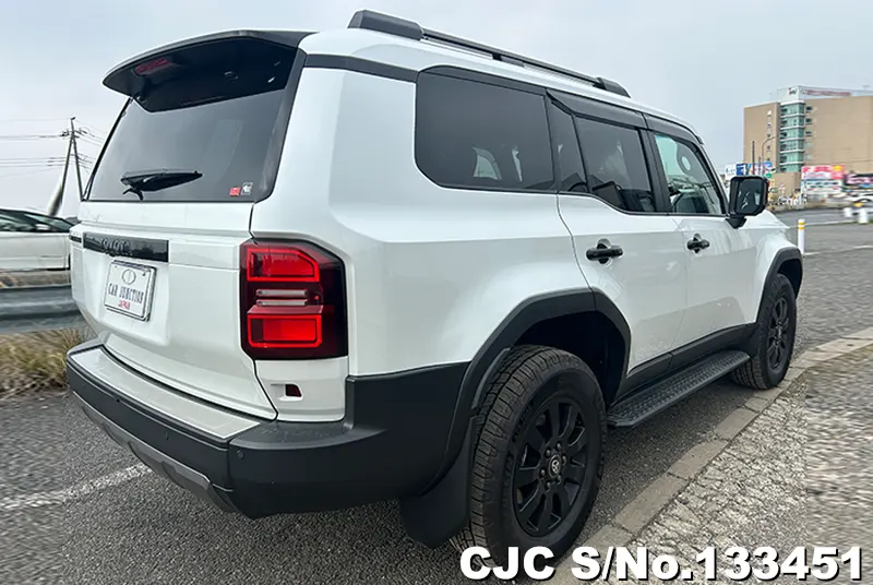 Toyota Land Cruiser 250 in Pearl for Sale Image 2