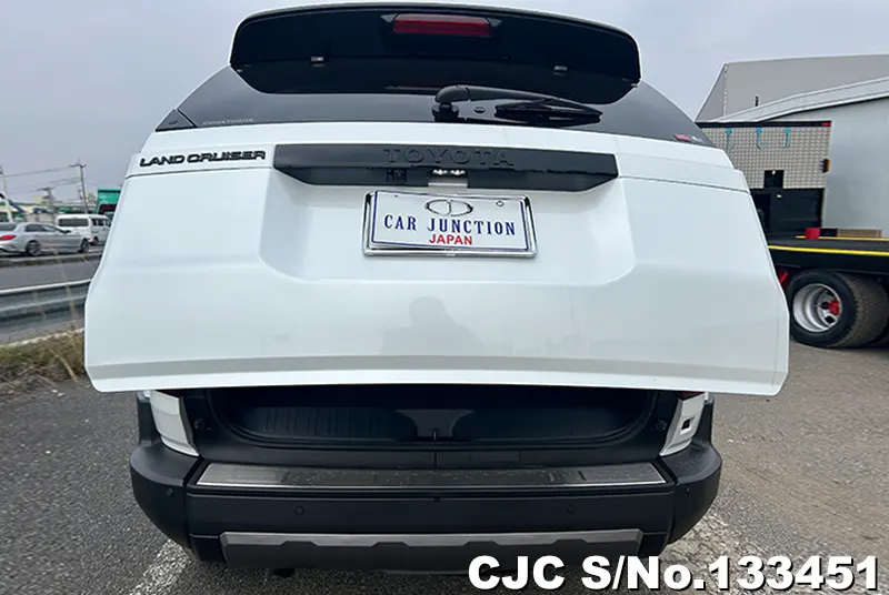 Toyota Land Cruiser 250 in Pearl for Sale Image 6