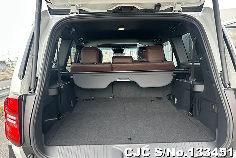 Toyota Land Cruiser 250 in Pearl for Sale Image 7