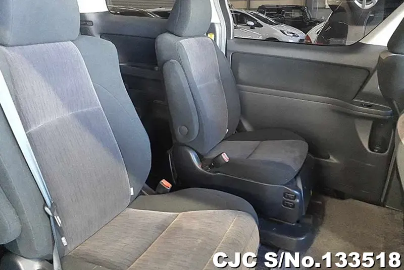 2013 Toyota / Alphard Stock No. 133518