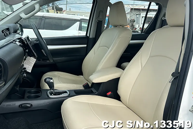 Toyota Hilux in White for Sale Image 9