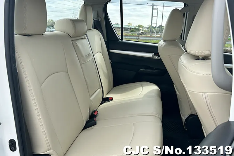 Toyota Hilux in White for Sale Image 10
