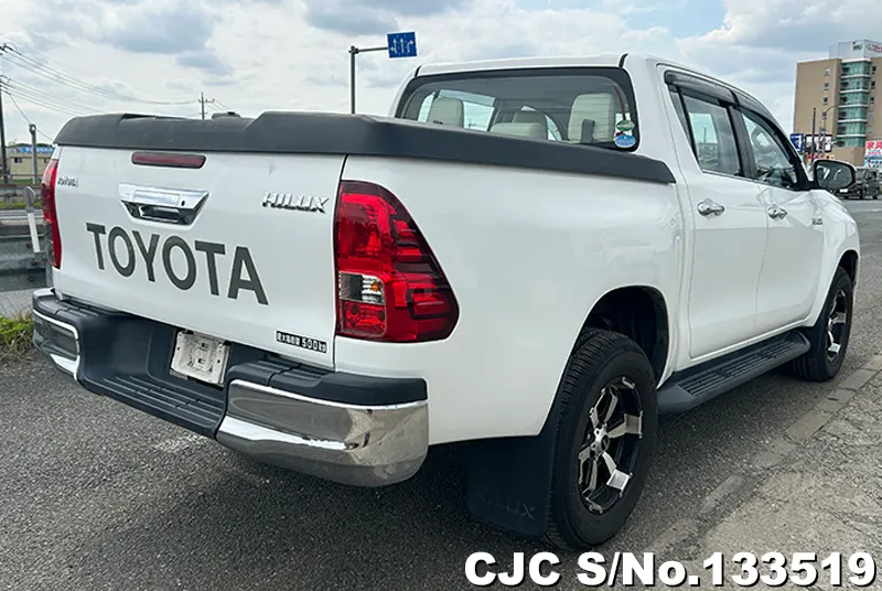 Toyota Hilux in White for Sale Image 2
