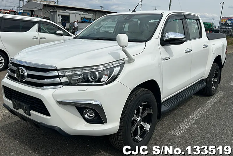 Toyota Hilux in White for Sale Image 3
