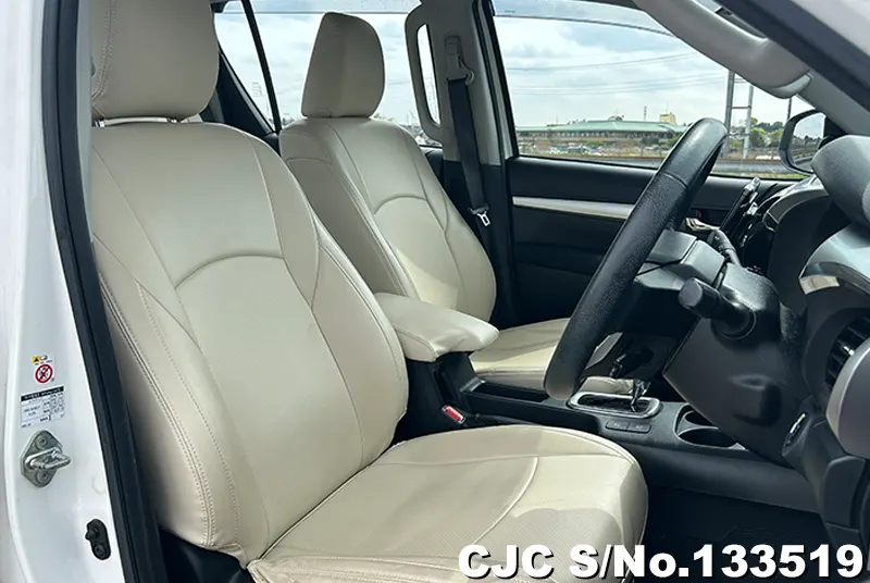 Toyota Hilux in White for Sale Image 8