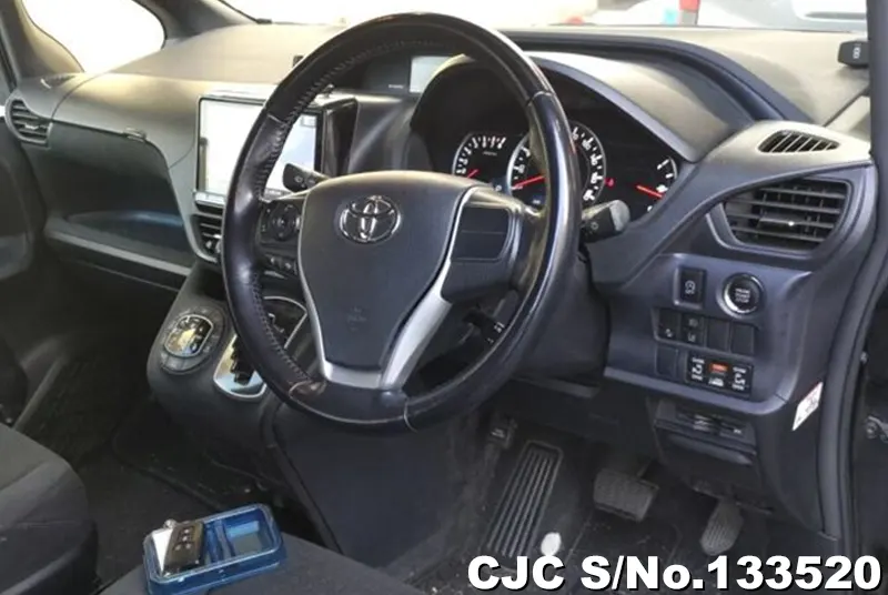 2016 Toyota / Voxy Stock No. 133520