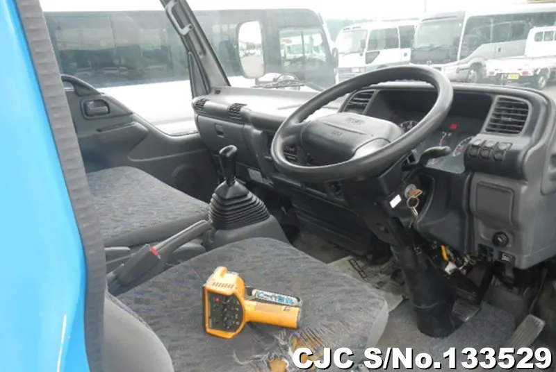 2002 Isuzu / Elf Stock No. 133529