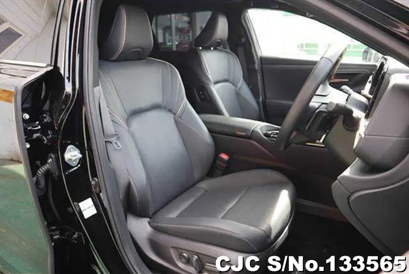 2023 Toyota / Crown Estate Stock No. 133565