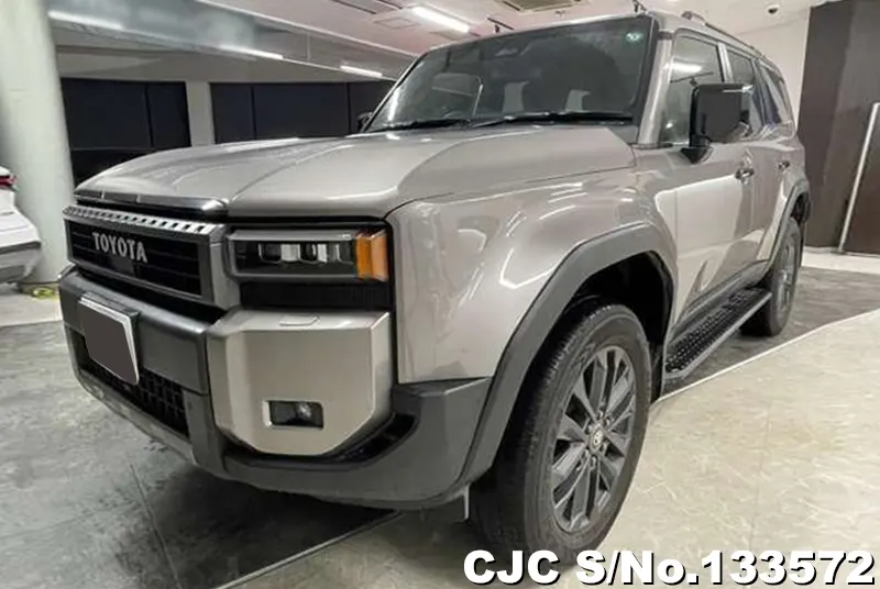 Toyota Land Cruiser 250 in Gray for Sale Image 3