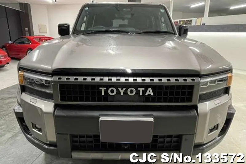 Toyota Land Cruiser 250 in Gray for Sale Image 4