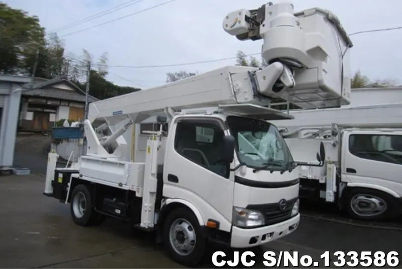 2010 Hino / Dutro Stock No. 133586