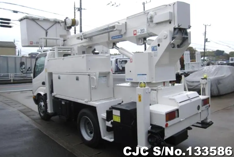 2010 Hino / Dutro Stock No. 133586