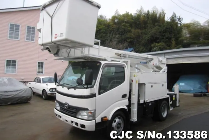 2010 Hino / Dutro Stock No. 133586