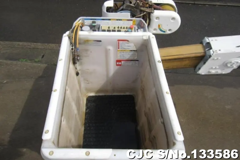 2010 Hino / Dutro Stock No. 133586