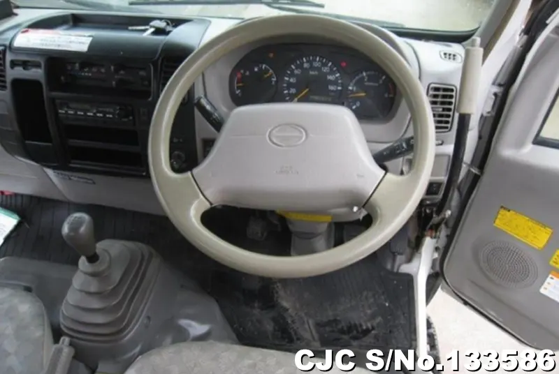 2010 Hino / Dutro Stock No. 133586